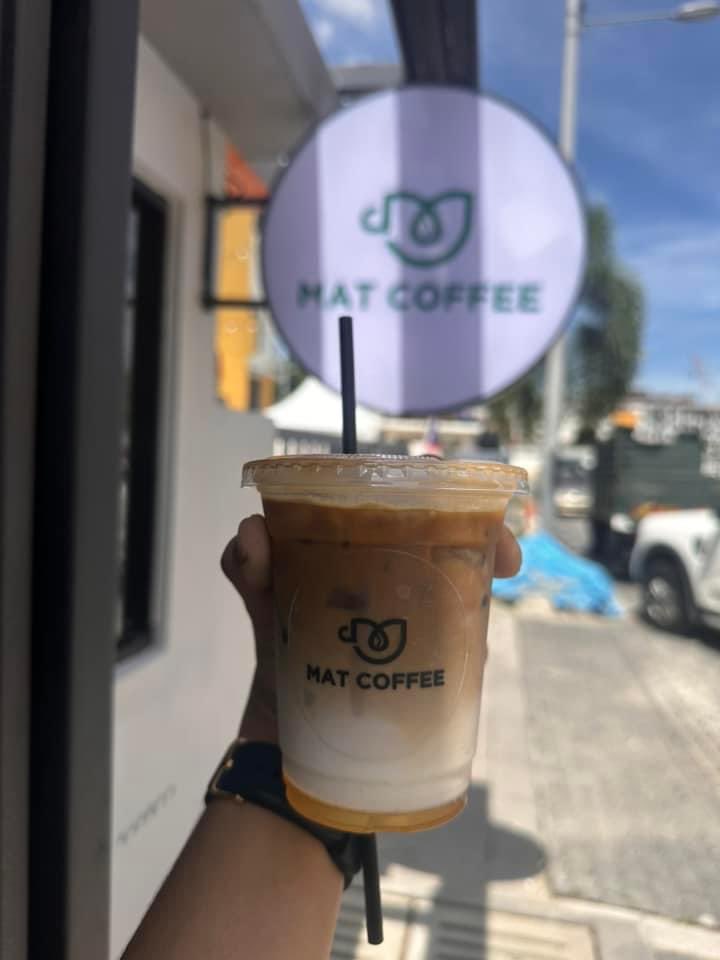 iwanqais's tweet photo. Tahniah Pak Mat. Mat Coffee mula beroperasi hari ni dekat Pak Mat Western HQ, Juru. Harga kopi RM5 sahaja. ☕️

📍Mat Coffee, Juru, Penang https://t.co/lt14KNl9IU