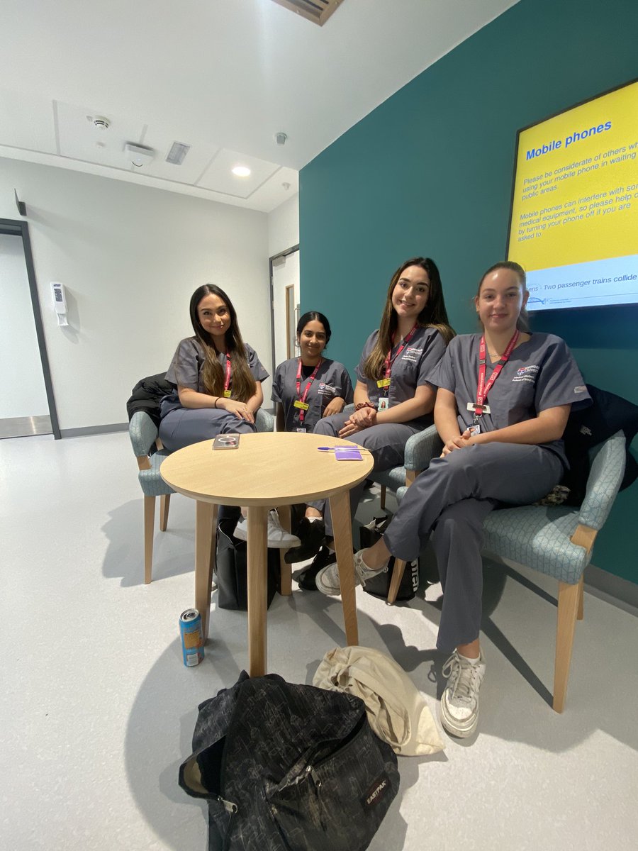 NUTHMedEd's tweet photo. Exciting day for our Year 3 undergraduate students!
They are all starting their first placements in Medicine and Surgery across @NewcastleHosps today!
Here are some of our excited students at the Freeman hospital!
#welcometothenhs #MedEd https://t.co/IFdusGf99x