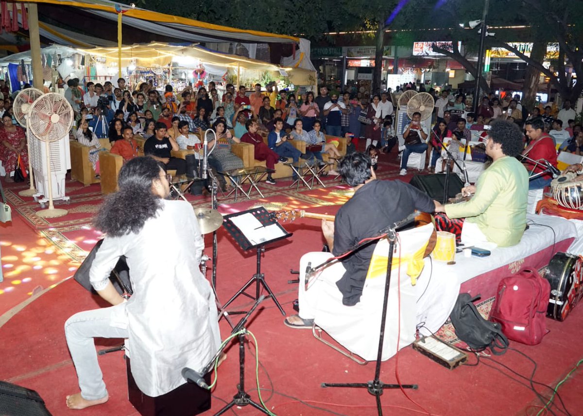 SiddhaVeenaOff's tweet image. Sharing some Glimpses of Huge Successful Grand  Festival "Agomoni"- The Home Coming &amp;amp; Felicitation 
A Bengal Pre-Puaj Expo 2023

#agomoni #homecoming #siddhaveena #riwayat #fusionband #fusionmusic #ragafusion #classicalfusion #rockfusion #banglafolk #delhihaatina #ina #delhihaat