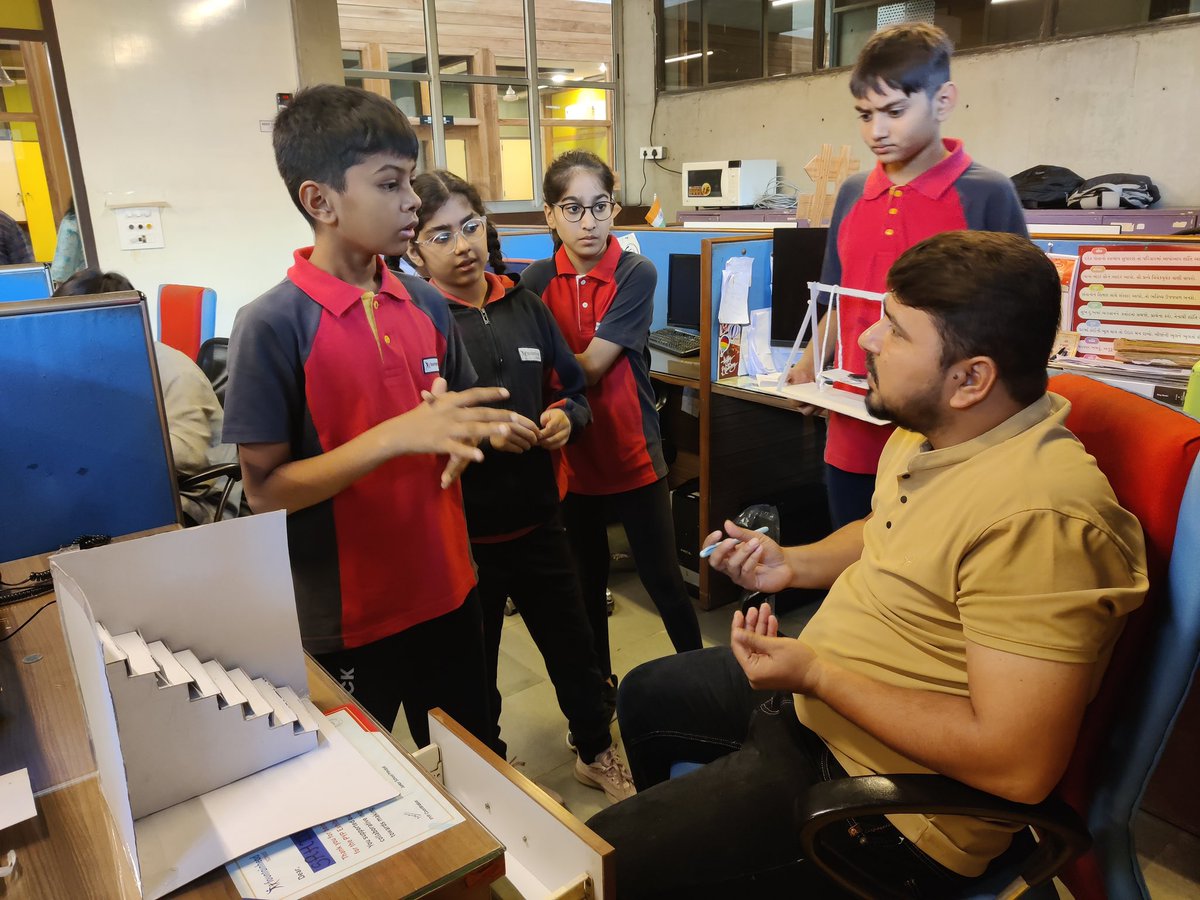 pooh_it_is's tweet photo. @FSSurat Ss embracing the power of #ProblemBasedLearning! Proposing fresh ideas & tapping into expert feedback to hone their problem-solving skills & becoming #Relfective #IBLearnerProfile. Let's innovate & solve together! #ReimagineIndianEducation #RIE @VardanKabra https://t.co/fK4OnI0fOM