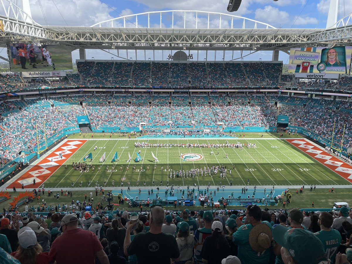 As an international Dolphin fan, from long long away,having the chance to be at the hard rock stadium was an amazing experience Fins up 🐬🐬🇦🇷🇦🇷<a href="/ian693/">Big E</a> <a href="/MiamiDolphins/">Miami Dolphins</a>