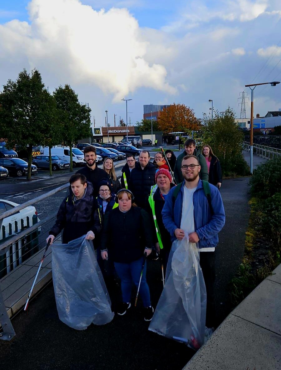 ConnsGreenway's tweet photo. We had lots of help looking after the Greenway last Friday. Thanks to the group from @OrchardvilleNI for joining us for a #VolunteerTaskDay π
They helped us litter pick from #CSLewisSquare all the way to #TheHollow π¦Ί
#EastSideGreenways
#GoGreenway
#connswatercommunitygreenway https://t.co/qpamazsbyP