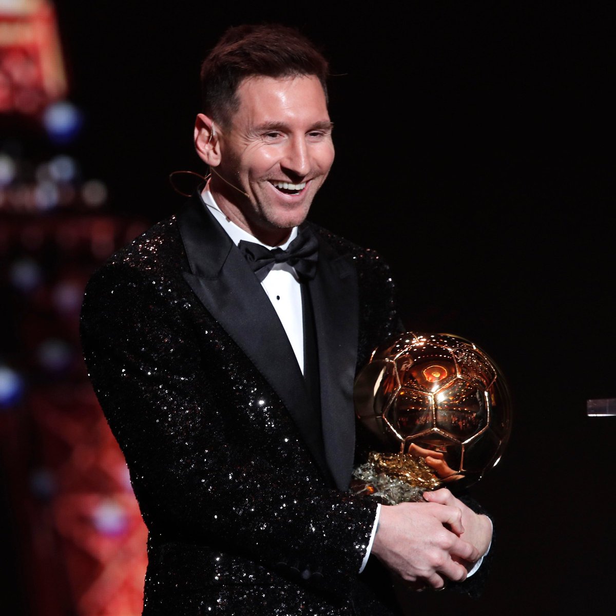 🚨 BREAKING : Sudah dikonfirmasi <a href="/FabrizioRomano/">Fabrizio Romano</a> Lionel Messi adalah pemenang Ballon d'Or 2023. 

Buset 8 kali.. 🐐😳