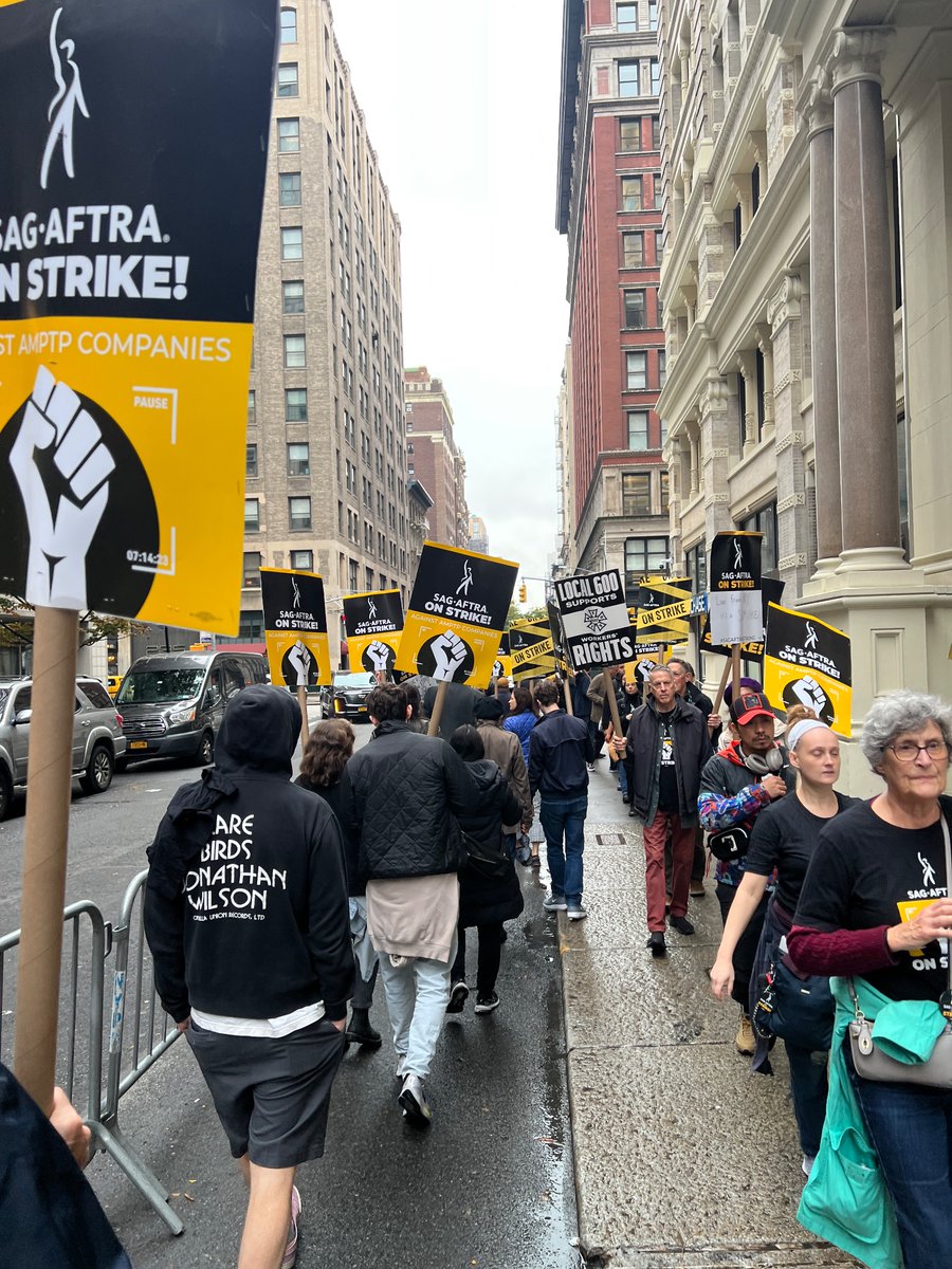 NYCtreehouse's tweet photo. @sagaftra 

The AMPTP has refused to make a fair deal.
​
NOW is the time to act. 
 
We are #SAGAFTRAStrong and we are on strike. 
 
#SAGAFTRAStrike https://t.co/tf86fUP5Kx