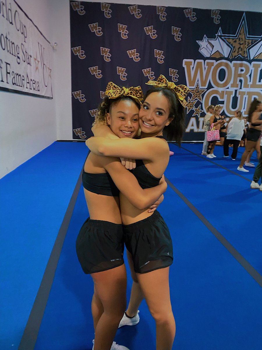 adrianalpez05's tweet image. bow ceremony🐆💫🤍 #wcss