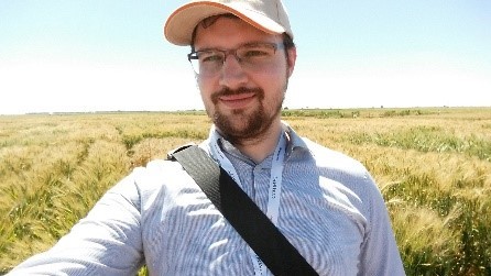 MonogramUK's tweet photo. Another week, another takeover of the Monogram account!

Hello, I'm Nikolai @NikolaiAdamski, a senior post-doctoral researcher @JohnInnesCentre.

Over the next weeks I will take the helm and talk about my research interests, but for today I will just share my origin story.

(1/4) https://t.co/W7XhNQwGXa
