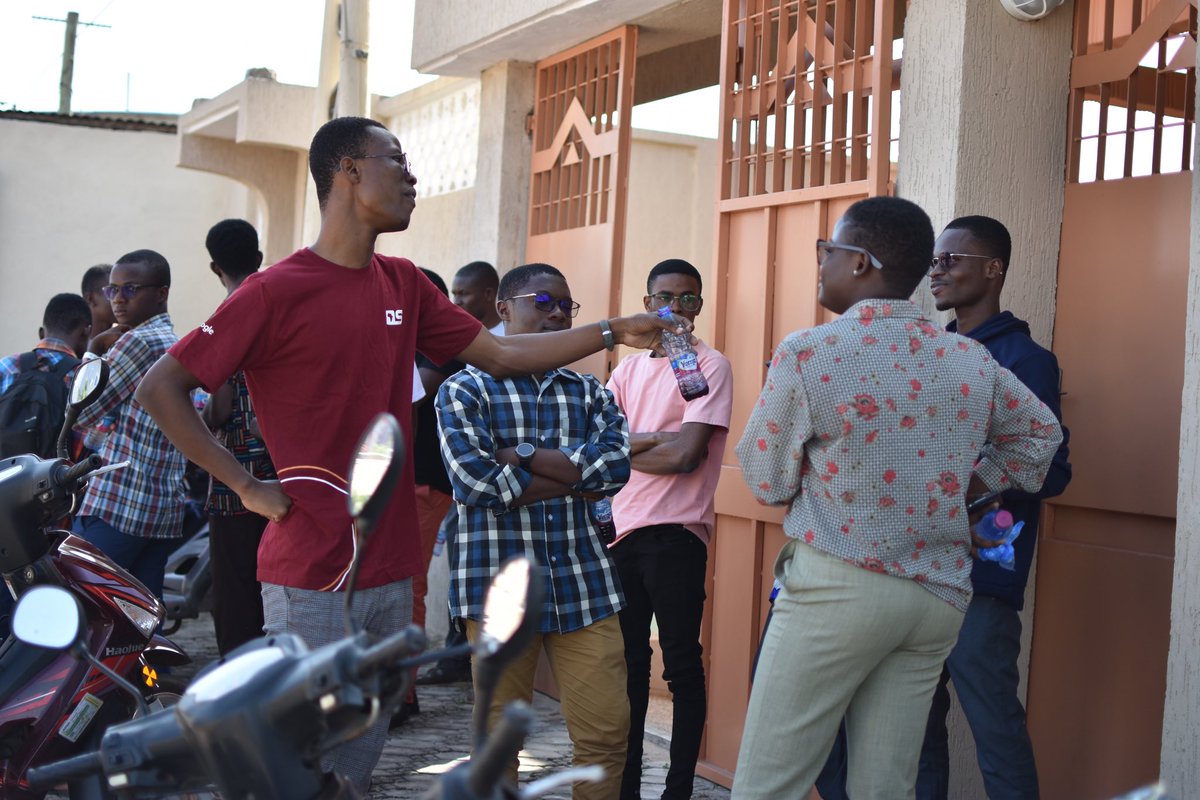 osca_lome's tweet photo. 🙌 Un énorme merci à tous les participants du #Hacktoberfest Lomé  et à tout ceux qui étaient présents à l'#OpenSourceDay ! Vos contributions à l'open source font une réelle différence.

#Hacktoberfest #HacktoberfestLome #Tdev #OSCA #TgTech #Tech https://t.co/YSAA74INKZ