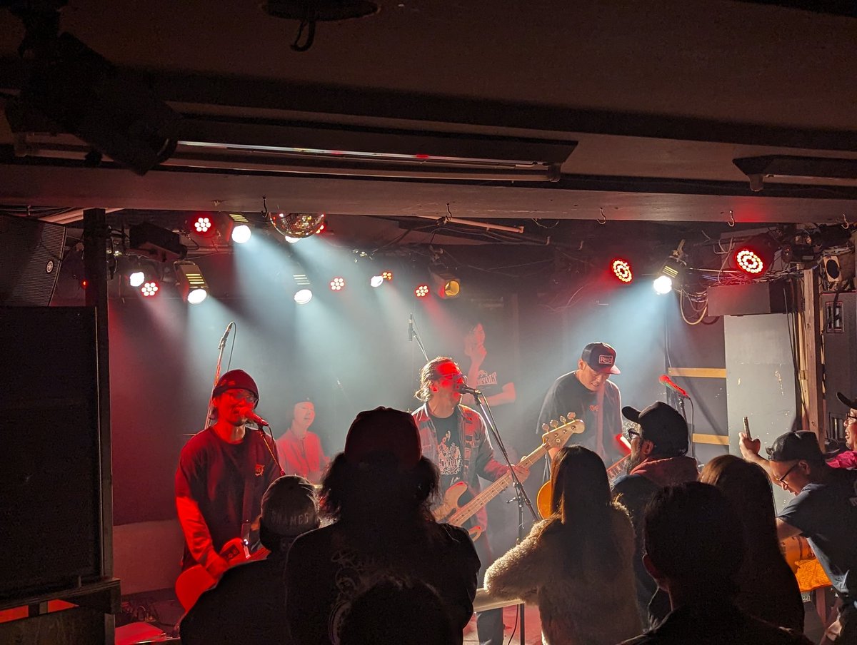 LOOSER0813's tweet image. 10/28 DRIVE SHAFT vo.1
10/29 西荻窪FLAT
2日間ありがとうございました！
激アツな2日間でした🔥
ひよっこバンドですがこれからよろしくお願いします！！
＃WASTINGTIME
＃Dearcoutrny
＃Awesome&amp;amp;roid
＃THERevolt
＃stoneleek
