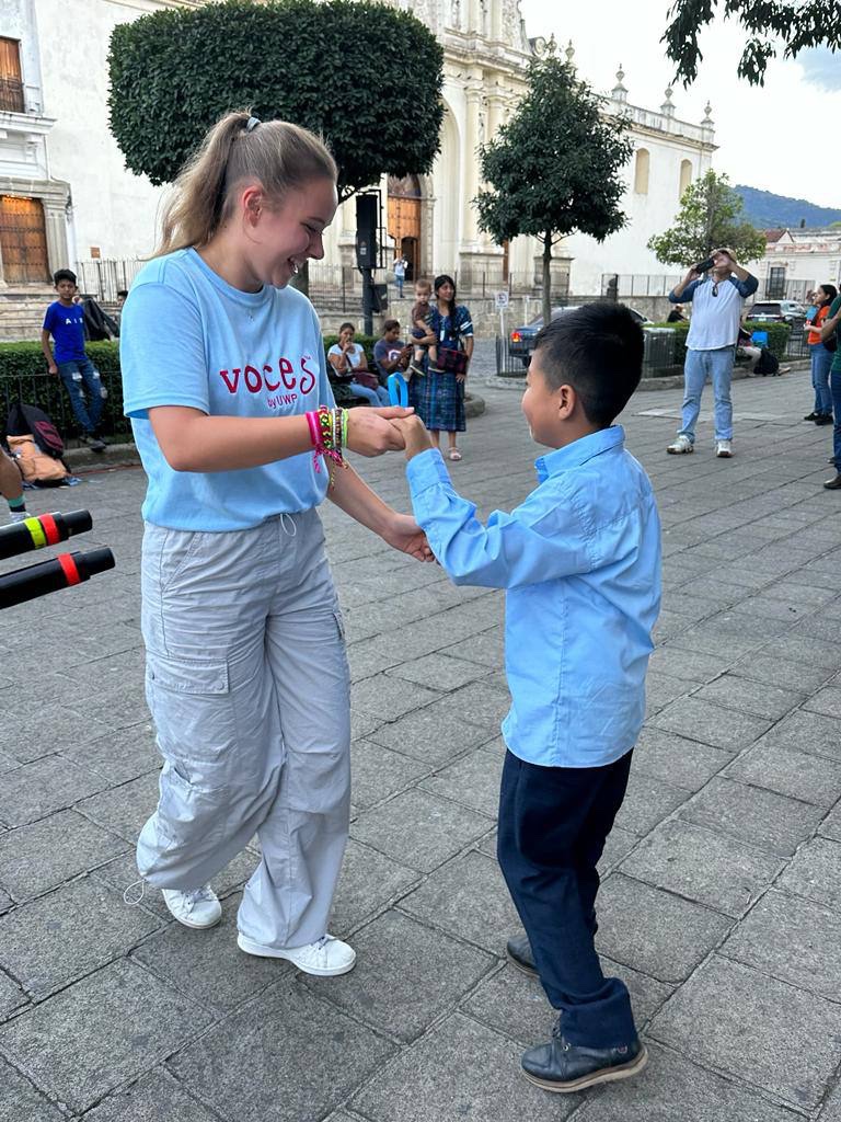 upwithpeople's tweet image. Cast A23 brought the magic of music and dance to the beautiful streets of Antigua, Guatemala! It's incredible to witness how the power of the arts can uplift spirits and create positive change.

#Upwithpeople #UWP #UWPprogram #VOICES #VOICESbyUWP #changemakers #youth