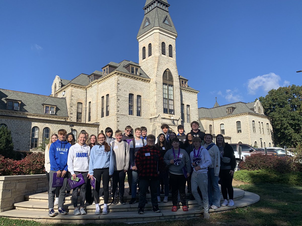 joshuajohnsonKS's tweet photo. Part of the group touring @KState #HalsteadHS https://t.co/76Y7M4JYT0