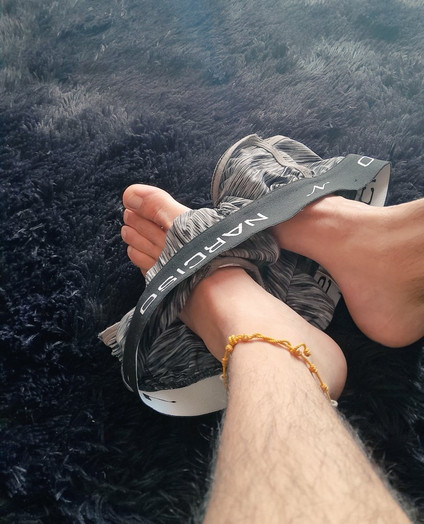 Chayno_'s tweet photo. #pies #fetiche #calzón https://t.co/cO4IZABCJL
