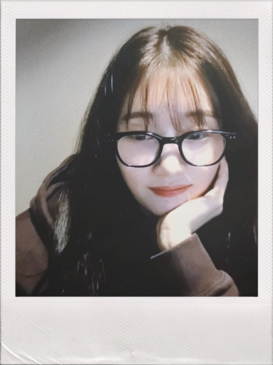 231031 chaeyeon is live on 🫧