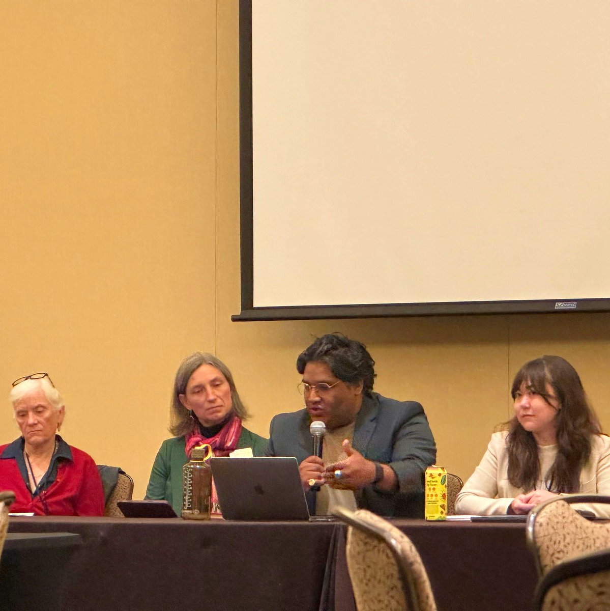Big thank you to <a href="/ORDems/">Oregon Democrats</a> for inviting OJTA executive director Joel Iboa to moderate “How Climate Intersects with Everything” at their 2023 summit.