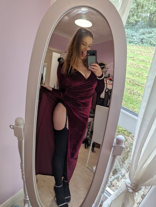 When the dress comes with added bonus' 😜  Taken when I visited @OnlyAllSites last 😍 https://t.co/fyQ<a href="/tag/tittytuesday"class="tags"><span>#tittytuesday</span></a><a href="/tag/rt"class="tags"><span>#rt</span></a><a href="/tag/tuesdaymotivaton"class="tags"><span>#tuesdaymotivaton</span></a><a href="/tag/tuesdayv"class="tags"><span>#tuesdayv</span></a>
