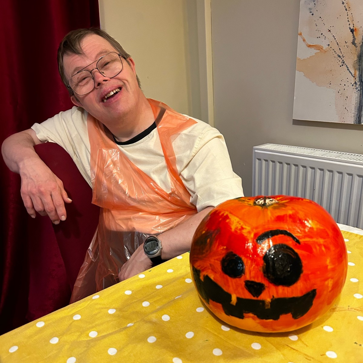 We're getting ready for Halloween! 🎃 Paul has decorated his pumpkin and, like many people we support, he's enjoyed getting involved in some Halloween fun. 👻 Help us support more people with a learning disability by donating to Mencap today: brnw.ch/21wDZuv