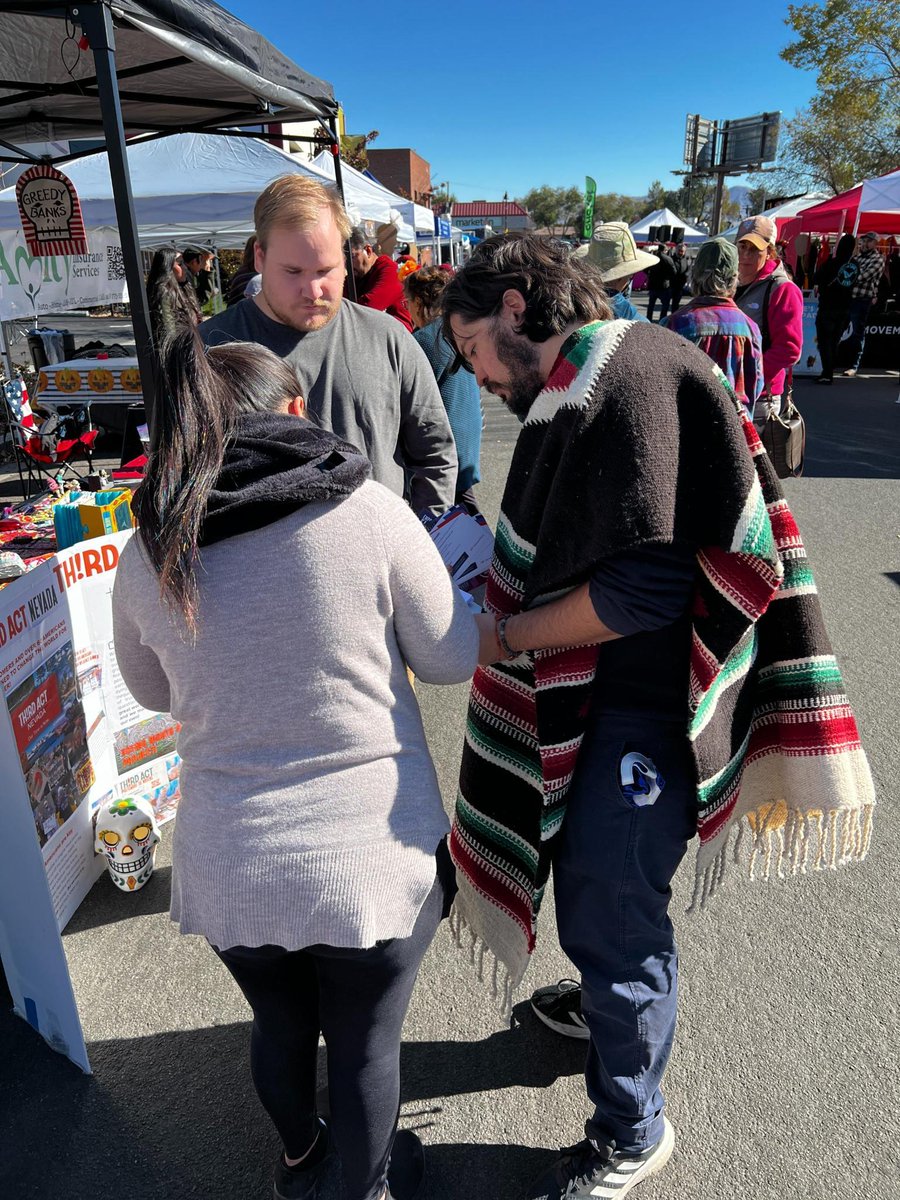 ZarMarquez's tweet photo. Dia de los Muertos Reno was a blast! We made an ofrenda to honor heroes like Emiliano Zapata, Harriet Tubman and Selena.
The Latino community is behind our message! They cheer as we get closer to #BallotAccess. #ForwardNV @Fwd_Party @AndrewYang @FWD_NV @GZE_NV #ForwardEvents https://t.co/Exj6C5KTap