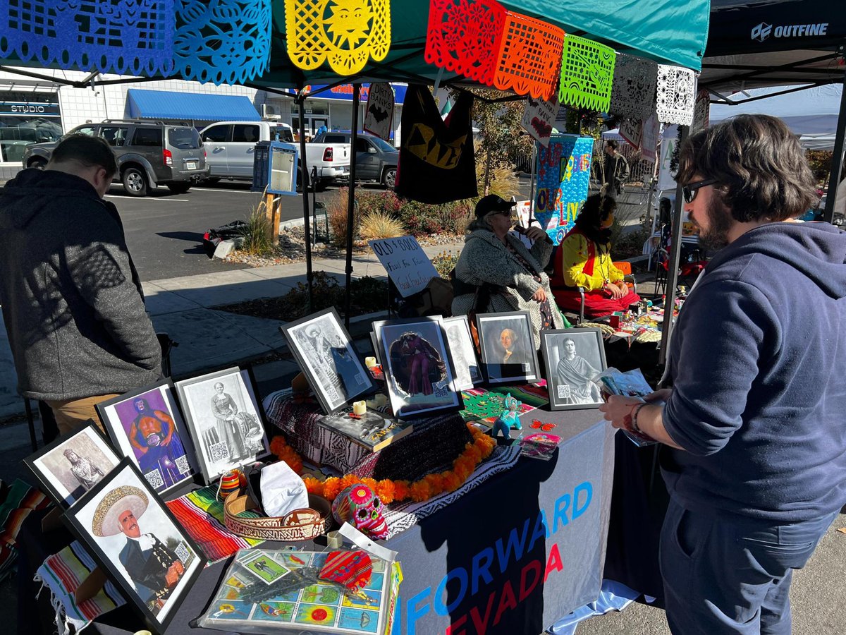 ZarMarquez's tweet photo. Dia de los Muertos Reno was a blast! We made an ofrenda to honor heroes like Emiliano Zapata, Harriet Tubman and Selena.
The Latino community is behind our message! They cheer as we get closer to #BallotAccess. #ForwardNV @Fwd_Party @AndrewYang @FWD_NV @GZE_NV #ForwardEvents https://t.co/Exj6C5KTap