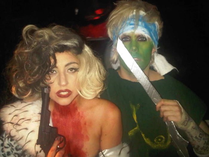 gaga's halloween costumes (a thread) 🧵🎃