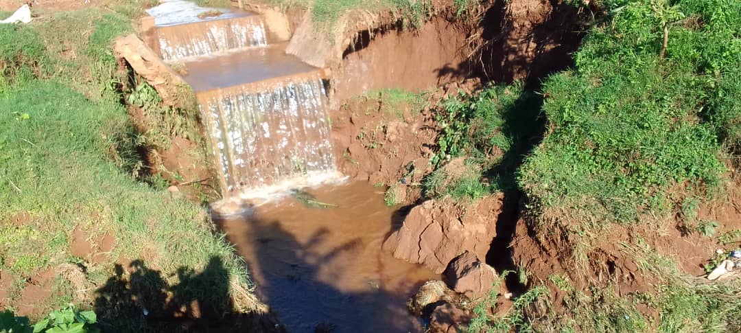Nduba_Sector's tweet photo. Abakozi ba MINEMA basuye igishanga gikorerwamo #Abahinzi b'Umuceri bibumbiye muri Koperative  Zamuka banasura Ruhurura 2 ziri mu Midugudu ya #Gatagara, #Uruhetse na #Nyabitare @Gasanze cell. Bari bagamije kureba ibikorwa bikorerwa mu bishanga naza ruhurura (1) https://t.co/mz55jDU9s9