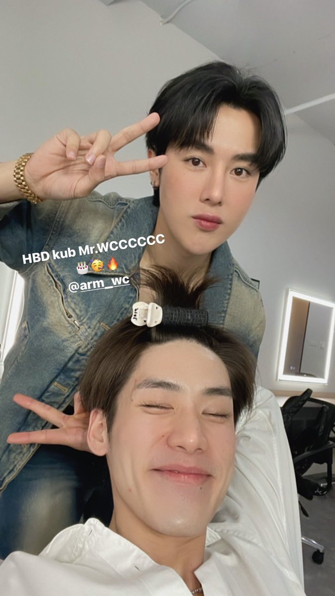 LEINGSO's tweet photo. Happy birthday, Mr.Wc! phi Arm. You have been a major inspiration for us all for being inhumanely talented in every field, especially me. May your day be surrounded with joy and happiness, you deserve every good thing and enjoy your getting old. 🥳🎉🧡 https://t.co/pkD0fYNSEA