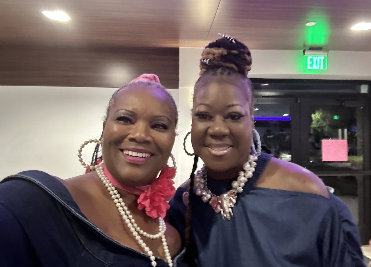 SybrinaFulton's tweet photo. Partying with a purpose @ the Marching 500 Retirees of South FL 3rd Annual Kim Bain’s Cancer Gala ~ Denim & Pearls edition #CancerSucks but the Support is real!!
#weunderstoodtheassignment #itsthebootsforme #survivors 💕💕 https://t.co/FSArhdNi6u