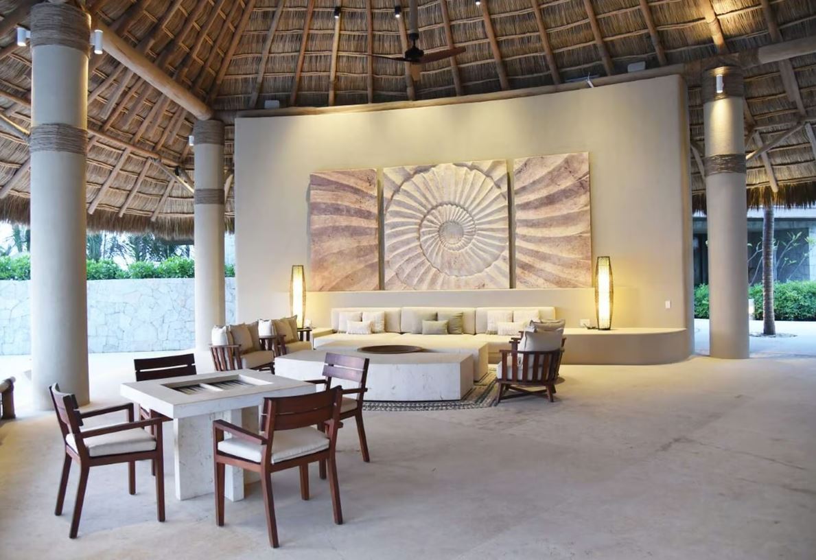 BlueJourneys_'s tweet photo. This Villa can comfortably accommodate up to 22 guests in its 11 bedrooms, including a primary bedroom with a king-size bed and its own living room with TV and Apple TV.
#BlueJourneys #Travel #Jamaica #TravelAgent #TravelAgency #Friends #Family #Explore #BookBlueJourneys https://t.co/3ArdCSpvHV