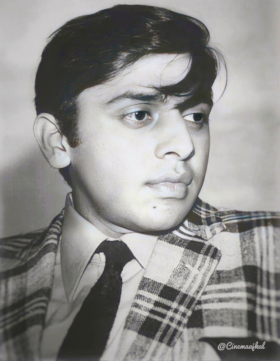 #VinodMehra 🌺

(13 Feb 1945 – 30 Oct 1990) 

He was one of the finalists in the 1965 All India Talent Contest organised by United Producers and Filmfare from more than ten thousand contestants. 

He lost the contest to Rajesh Khanna and became male runner up of the contest.