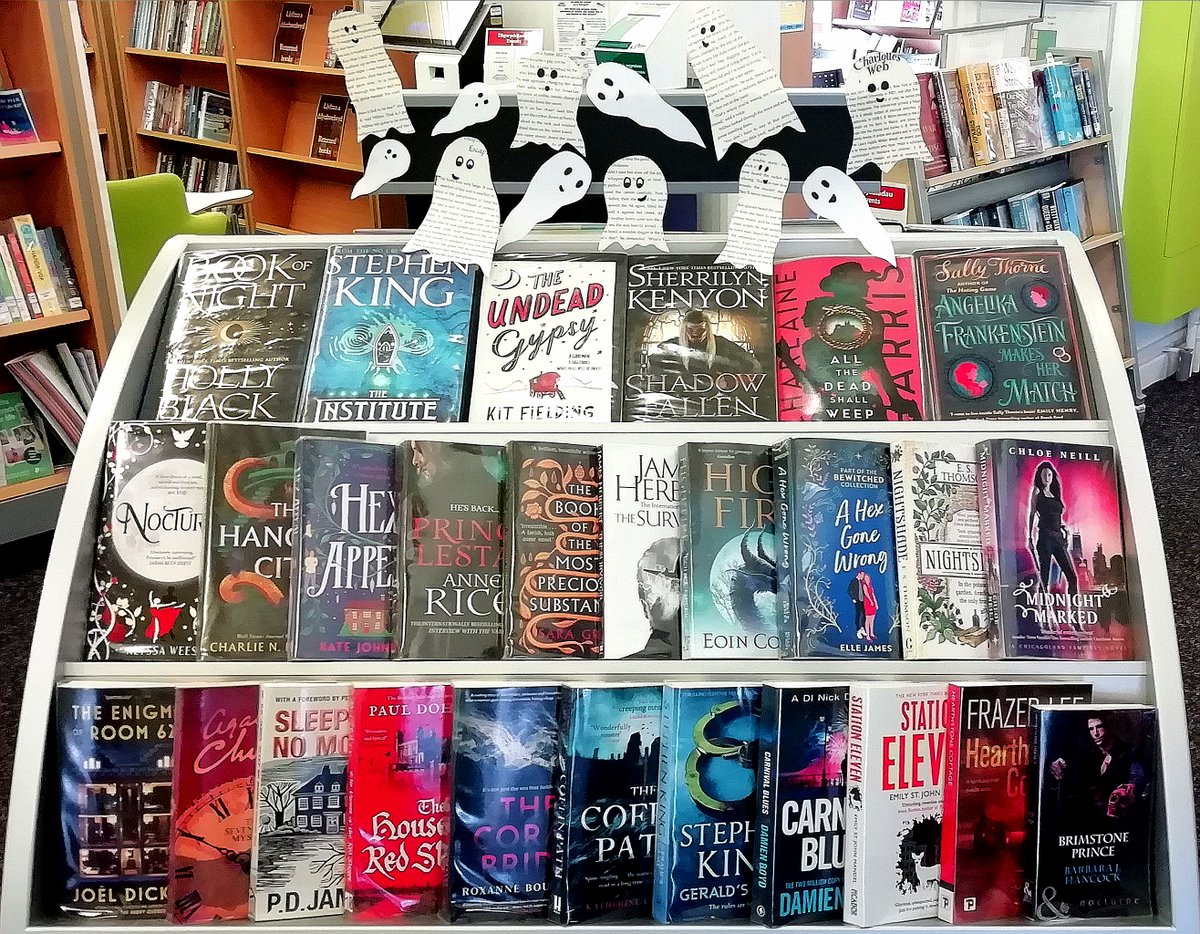 Nelson_Lib's tweet image. Peidiwch â darllen pwmpen y Calan Gaeaf hwn, dewisiwch lyfr rhyfeddol!
Llyrau Oedolion
#CalanGaeaf #DiwrnodPwmpen  #CaruLlyfrgelloedd
🪄🧹🧙‍♀️🦇🎃📗🎃🦇🧙‍♀️🧹🪄
Don’t read a pumpkin this Halloween, pick up a wicked read!
Adult books
 #Halloween #PumpkinDay #LoveLibraries #LoveToRead