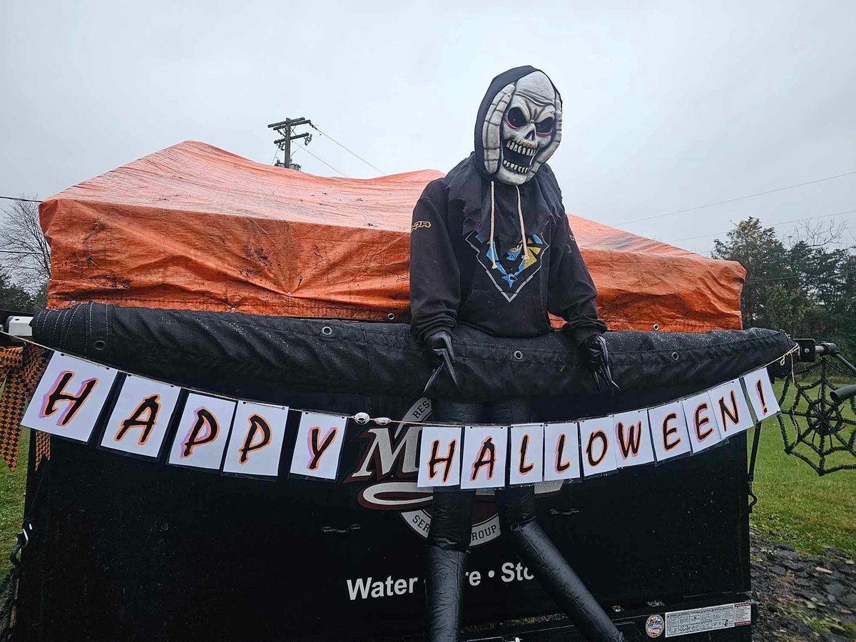 MSGInc247365's tweet photo. The Musselman family put the float together for the Upper Perk Halloween Parade. Shane and Dominique are key team members helping clients maneuver through the large loss process. Leave a comment if you saw our float. #RedHill #Pennsburg #EastGreenville #Halloween #Parade https://t.co/KTkOzfJh4K