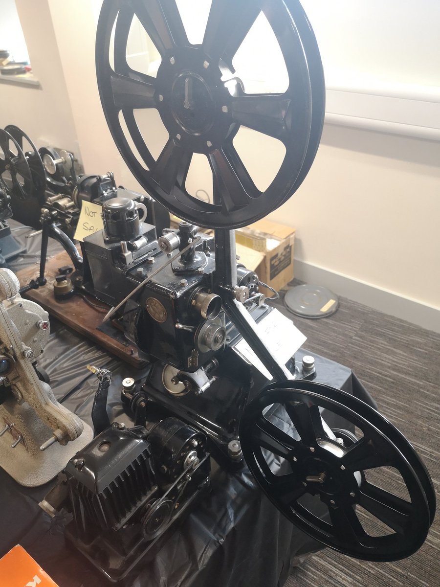 FoxOnFilms's tweet image. People say I'm hard to buy for at Xmas. This year I'd like one of these.. It's a Pathescope 17.5mm projector. This one is a silent but there was also a sound version. Can I have one of these? Originals are hard to find as most were converted to 16mm when the format was dropped.