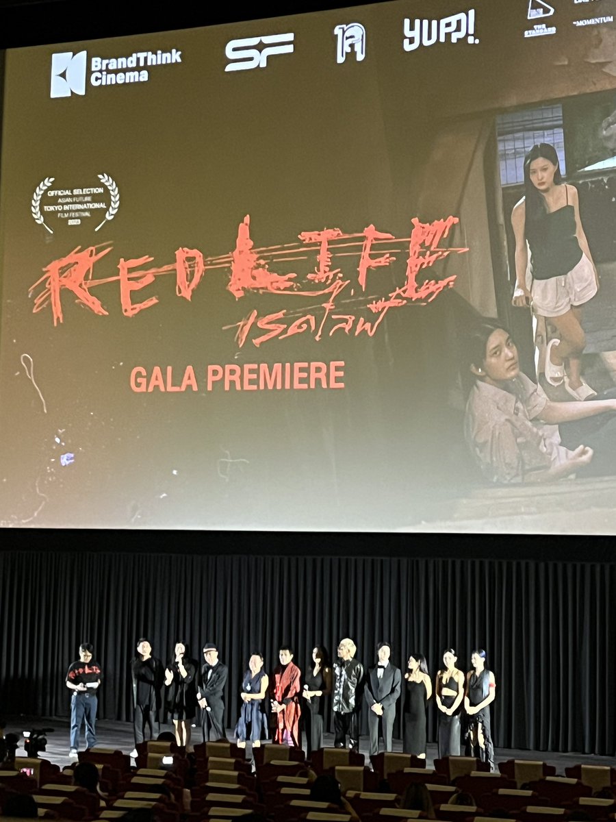 cookcookh's tweet photo. #เรดไลฟ์ #redlife 

คนดูปวดหลัง คนทำปวดหลังกว่าชัวร์ รับรู้ถึงความตั้งใจจริงของทีมหนังมากๆ 
เสียดายเสน่ห์หลายตัวละครกับไดนามิกที่หนักดำมืดตั้งแต่ต้นจนจบ
แต่คุ้มค่าแน่นอนเพราะหนังหนักหน่วง เอาจริง งานคราฟต์ ทุ่มเทกันสุดๆ

ช่วงนี้หนังไทยมาแรงมาก น่าดูน่าไปเชียร์ทุกเรื่องเลยจริงๆ https://t.co/4Tx2Ii0atV