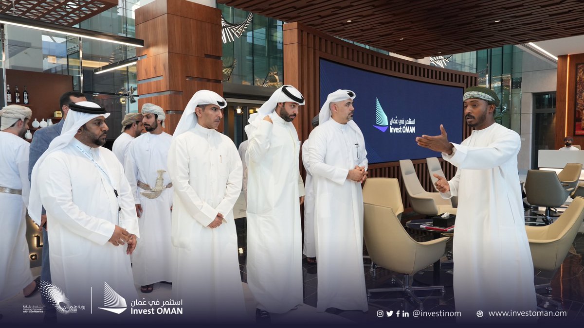 Investinom's tweet photo. International media gathered at #InvestOMAN lounge, in cooperation with @omaninfo1, met officials: HE Pankaj Khimji @Tejarah_om, HE Azzan Al Busaidi @OmanMHT, and HE Dr. Munther Al Busaidi @2040_om. Focus: investor services and Vision 2040. https://t.co/pY8S1OQUCo