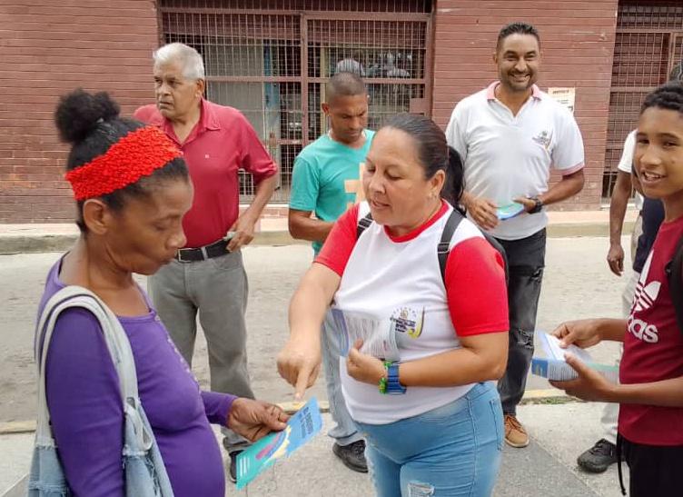 CMPazCastillo's tweet photo. Concejales de la Patria del municipio Paz Castillo del estado Miranda, inician la jornada de divulgación e información del proceso de Referéndum para la defensa del territorio del Esequibo. 
#DileSiAlEsequibo https://t.co/TLb9DizzKP