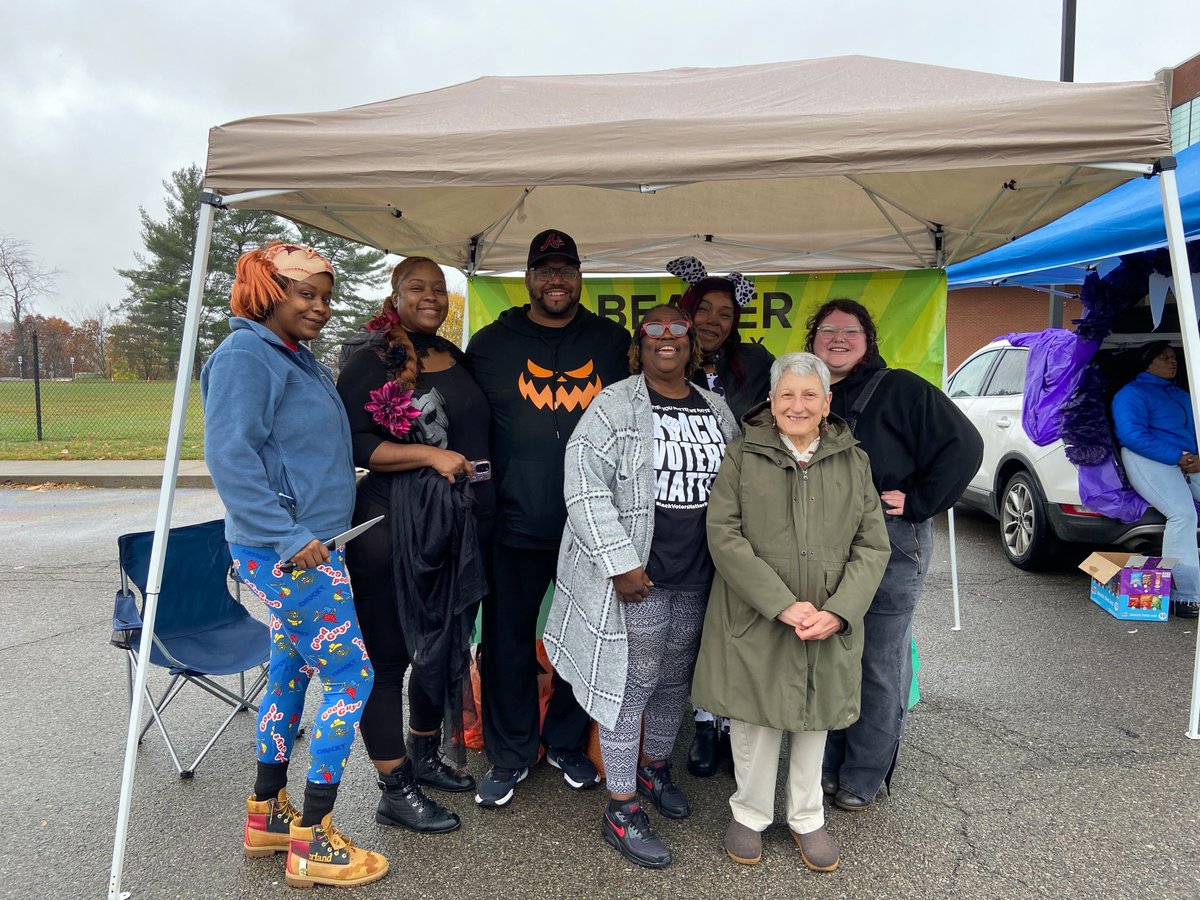 BeaverUnited's tweet photo. Thank you to everyone who came out to yesterday's Trunk or Treat event!! Despite the rain, we had over 180 kids come and show off their Halloween spirit. Thank you to everyone who donated candy and time to this event – it's in these spaces community is built and love grows. https://t.co/1RFPRsaLen