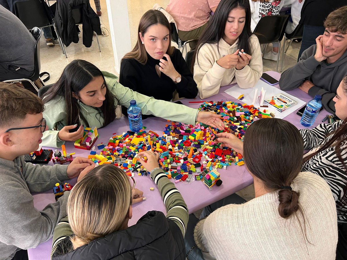 PlayactDoit's tweet photo. 🇪🇺the Play/Act Project culminates its #placemaking training sessions at the Youth Center “El Economato” in Mérida on a high note

ℹ️Info: https://t.co/Fdleck6G1N https://t.co/7MwKRjRt7E