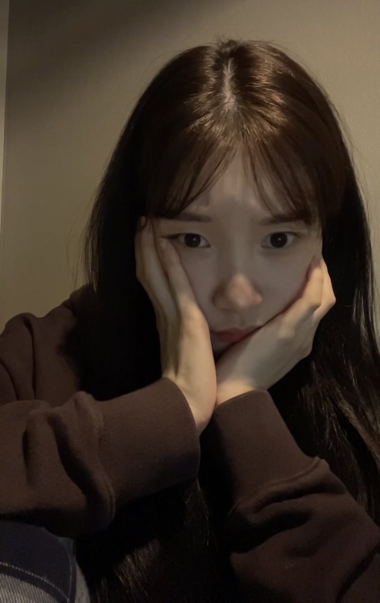 라이브 들어갓더니 이러구 기다리구잇음 강아띠~~