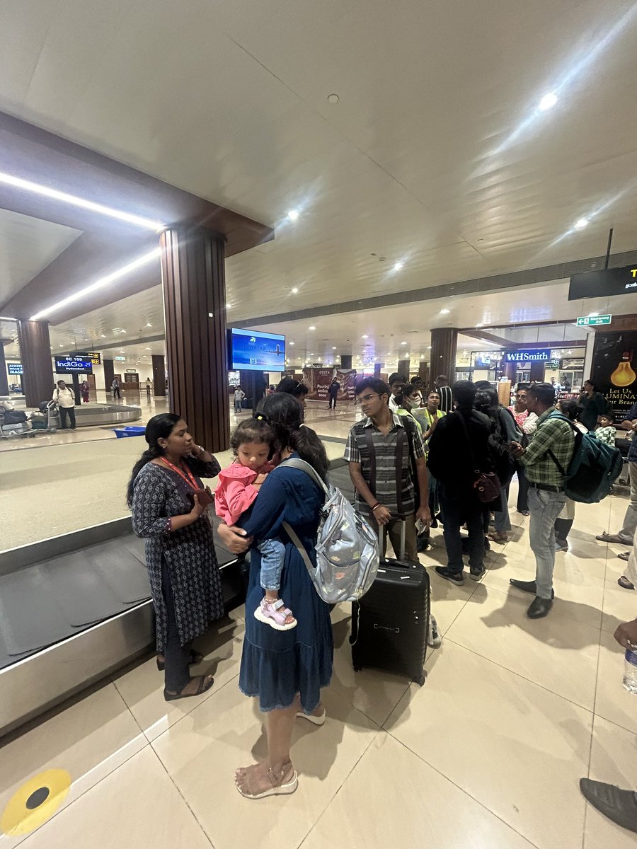 InimitableLiver's tweet photo. @allianceair @DGCAIndia 
Flight from Kochi - Bangalore got cancelled. And they don’t have any solution. No flight, no accommodation nothing.
Asha Pillai the official is saying that’s their policy. Her reporting managers not picking up the calls.
Children stranded
@JM_Scindia https://t.co/vmDnHXIaQl