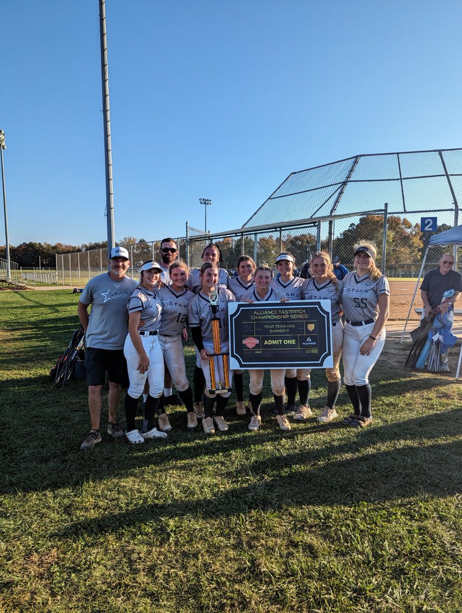 Hope_Chase18's tweet photo. A wonderful weekend with my girls, could not be more prouder and grateful to be apart of this team! Couldn’t be more thankful for my catcher for having not only an outstanding weekend but for catching each and every single game and fighting through the pain🤍 https://t.co/elmKAiPcMS