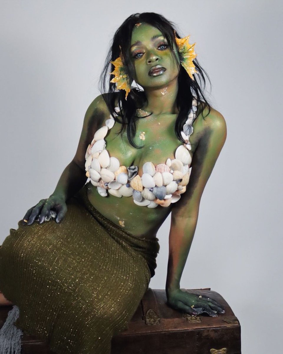 iamocolaa's tweet photo. I am a siren, a mermaid; I know that I am beautiful while basking on the ocean's waves and I know that I can eat flesh and bones at the bottom of the sea

#ocolaaa #ocolaafilms #Halloween #siren https://t.co/ENIxszPheF