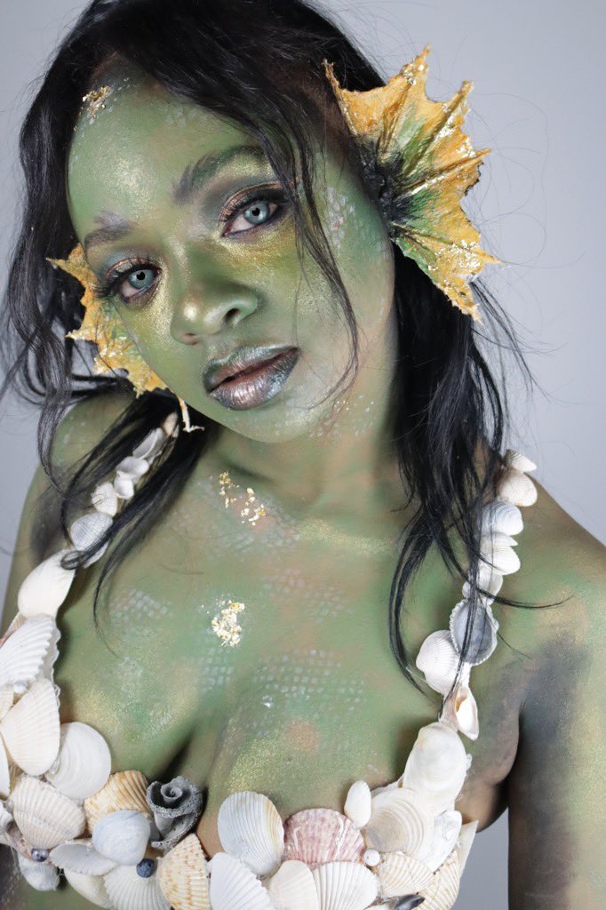 iamocolaa's tweet photo. I am a siren, a mermaid; I know that I am beautiful while basking on the ocean's waves and I know that I can eat flesh and bones at the bottom of the sea

#ocolaaa #ocolaafilms #Halloween #siren https://t.co/ENIxszPheF