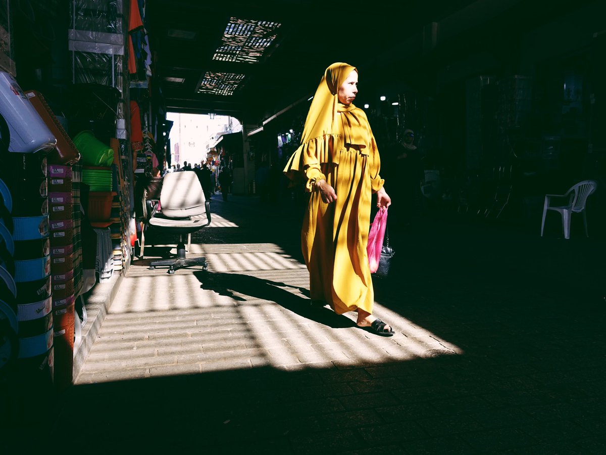Moments de vie éphémère. Médina de Rabat Morocco 2023. #streetphotography #morocco #maroc #photographiederue #shotoniphone #iphonography #فوتوغرافيا_الشارع #المغرب #rabat #ShadesOfMedina
