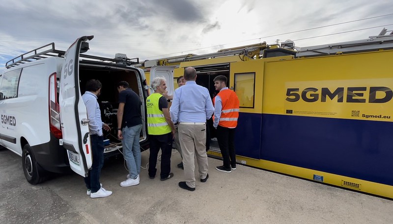 comsa_corp's tweet photo. El proyecto #5GMED ha alcanzado uno de sus hitos más significativos con la celebración de los #demodays. El caso práctico sobre servicios ferroviarios que lidera @comsa_corp ha mostrado el inmenso potencial de la conectividad #5G transfronteriza.
#Innovation #CrossBorderMobility https://t.co/HaF3Ys5ndb