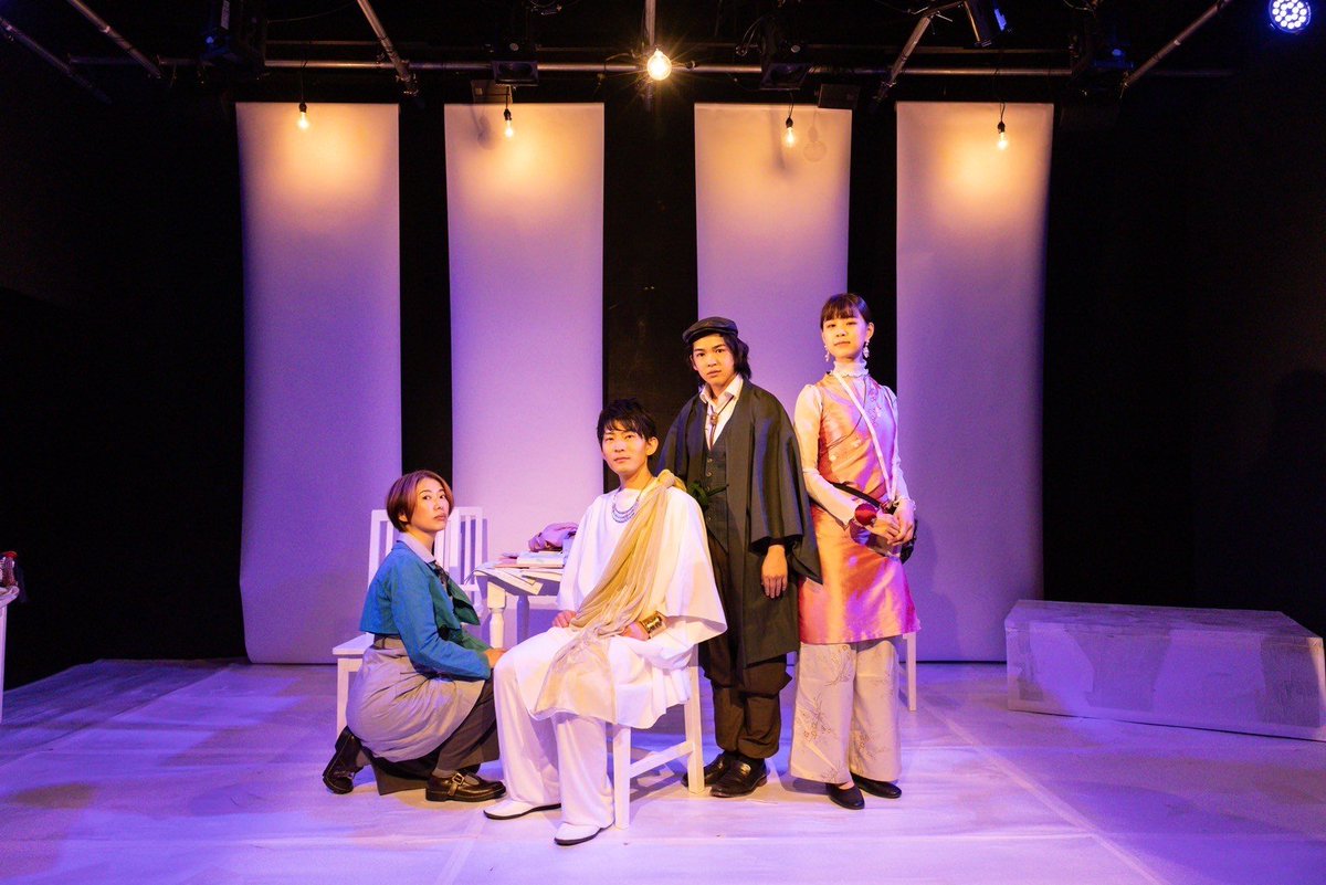 ryum21's tweet photo. ハコボレ第五回公演
再録『はこがみ』
全公演が終了しました。
熱のある拍手をいっぱいに浴びて。客席も舞台上も神様みたいな人たちに囲まれて幸せでした。
作品が生まれては消えていく儚さをこれからも追い求めて生きます。
また次の箱で会いましょう。
今後もどうぞご贔屓に。

前田隆成 https://t.co/nkOTOra4Fj