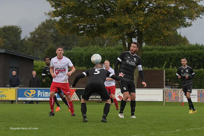 Er staat een album van de wedstrijd <a href="/Vianen_Vooruit/">Vianen Vooruit</a>  V 1 - <a href="/SCEnijmegen/">S.C.E-Nijmegen</a>   1 op voetbal-shoot.nl Eindstand 1 -0  Dit bericht delen en ons volgen mag, graag zelfs.