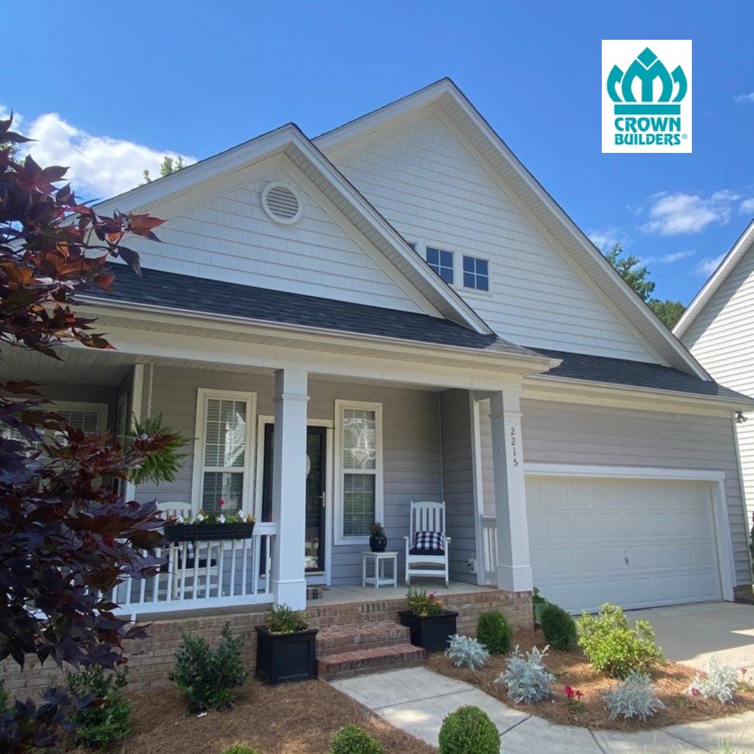 This Crown customer chose this beautiful vinyl shake siding in color Discovery White #shake #vinylsiding #siding #crowncharlotte #charlotteschoice