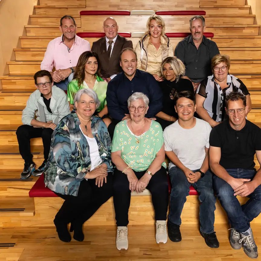 fransbauer_'s tweet photo. In het programma Leven Zonder Letters volg ik 12 mensen die laaggeletterd zijn en help ik ze hun dromen uit te laten komen. Maar vooral om te laten zien dat wanneer je om hulp vraagt er heel veel mogelijk is. Vanavond om 21.25 uur op NPO 1 is de eerste uitzending! https://t.co/7pwk5NWlsU