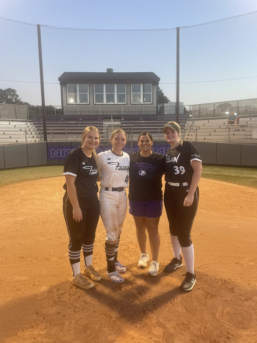 Emma Mayes tweet media