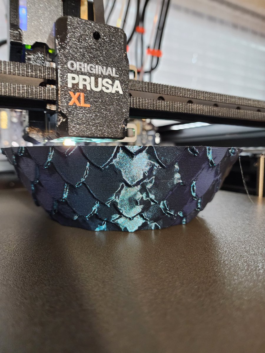 PowerLabsFL's tweet image. She might not be a speed demon, but can't argue with the results. 👍
#PrusaXL stock 0.6 nozzle, generic PLA profile (changed temp to 195c), 0.32 layer height & not running the Alpha Firmware yet.
Filament is @ff3dprinters Burnt Titanium & @Eryone_official Silk Emerald Green. 😍