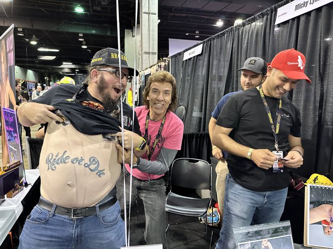 What week is it?!? 🕺🏻 Looking forward to seeing my porn tribe this week! @exxxotica https://t.co/BlN<a href="/tag/queening"class="tags"><span>#queening</span></a>