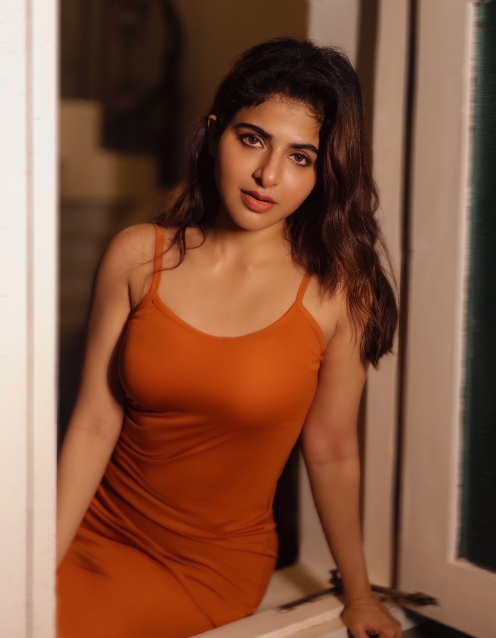 ISWARYA MENON ๐ธ on X: "I wonder what I look like in your eyes ๐งก . ๐ท - @Irshath19 https://t.co/3yfpNwl5hs" / X
